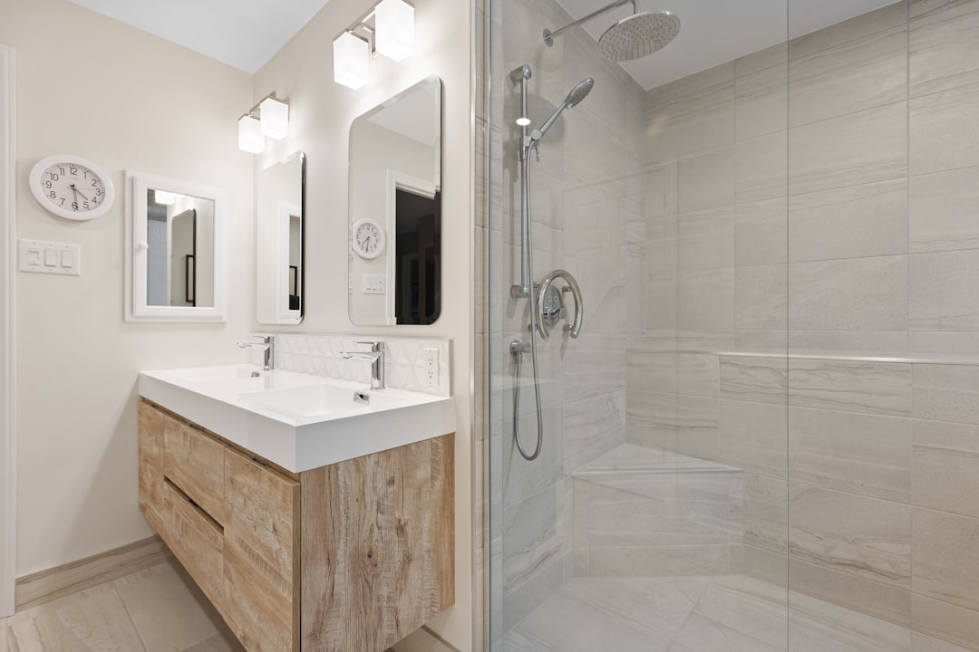 Bathroom remodeling in Lakewood, CA